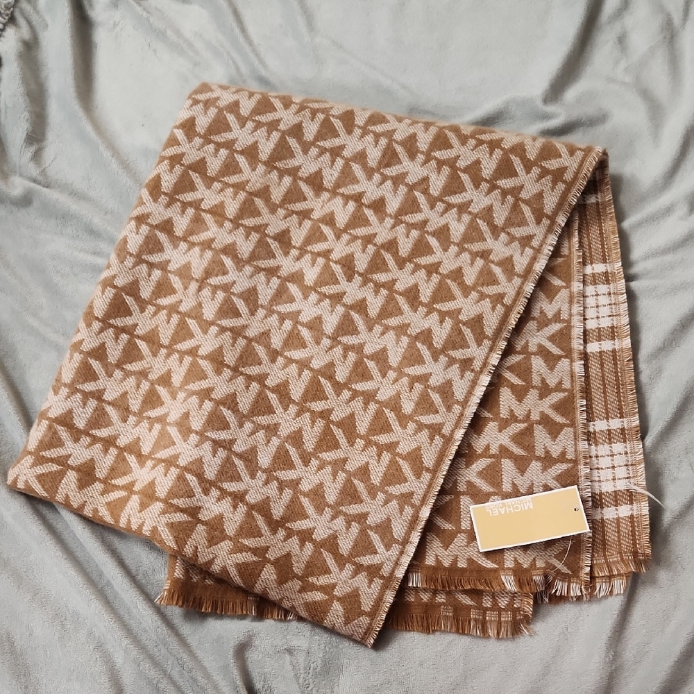 Michael Kors Tan and Cream Over Sized Scarf